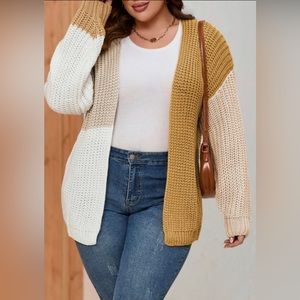 Curvy Color Block Knitted Open Front
Cardigan